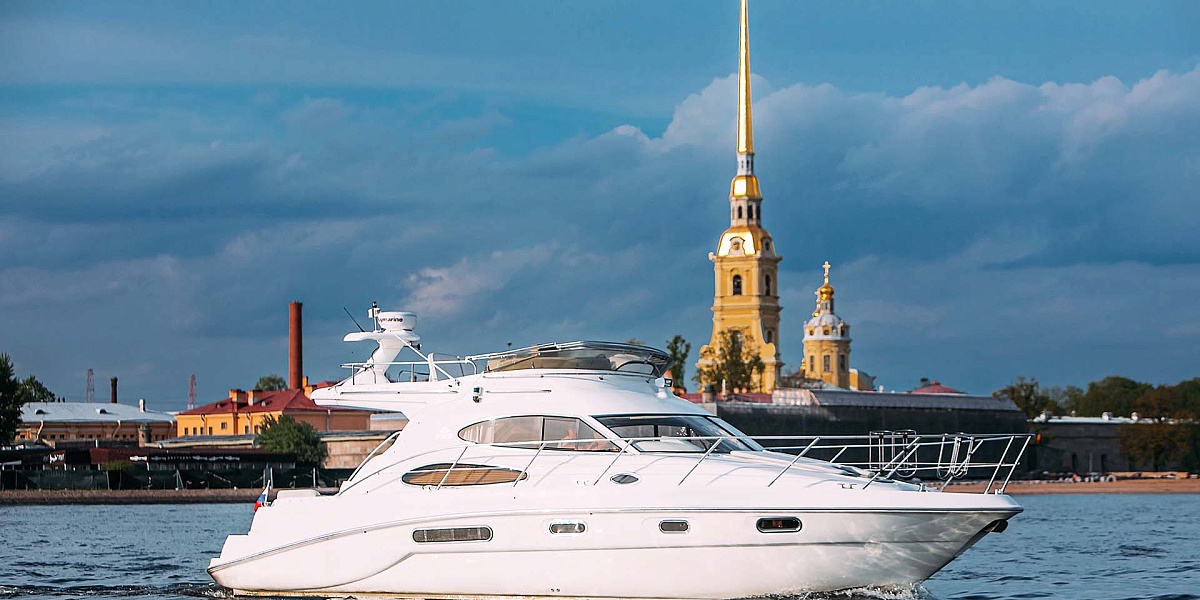 Аренда моторной яхты Sealine 39 АМО в Санкт-Петербурге